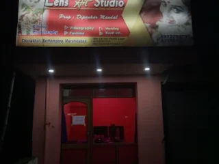 lens art studio